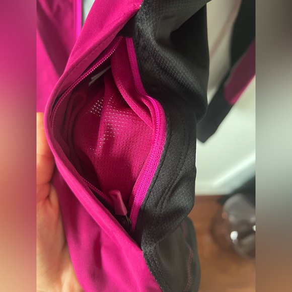 North face Limited Edition women’s jacket magenta black zip up flash dry NWT - Picture 12 of 16